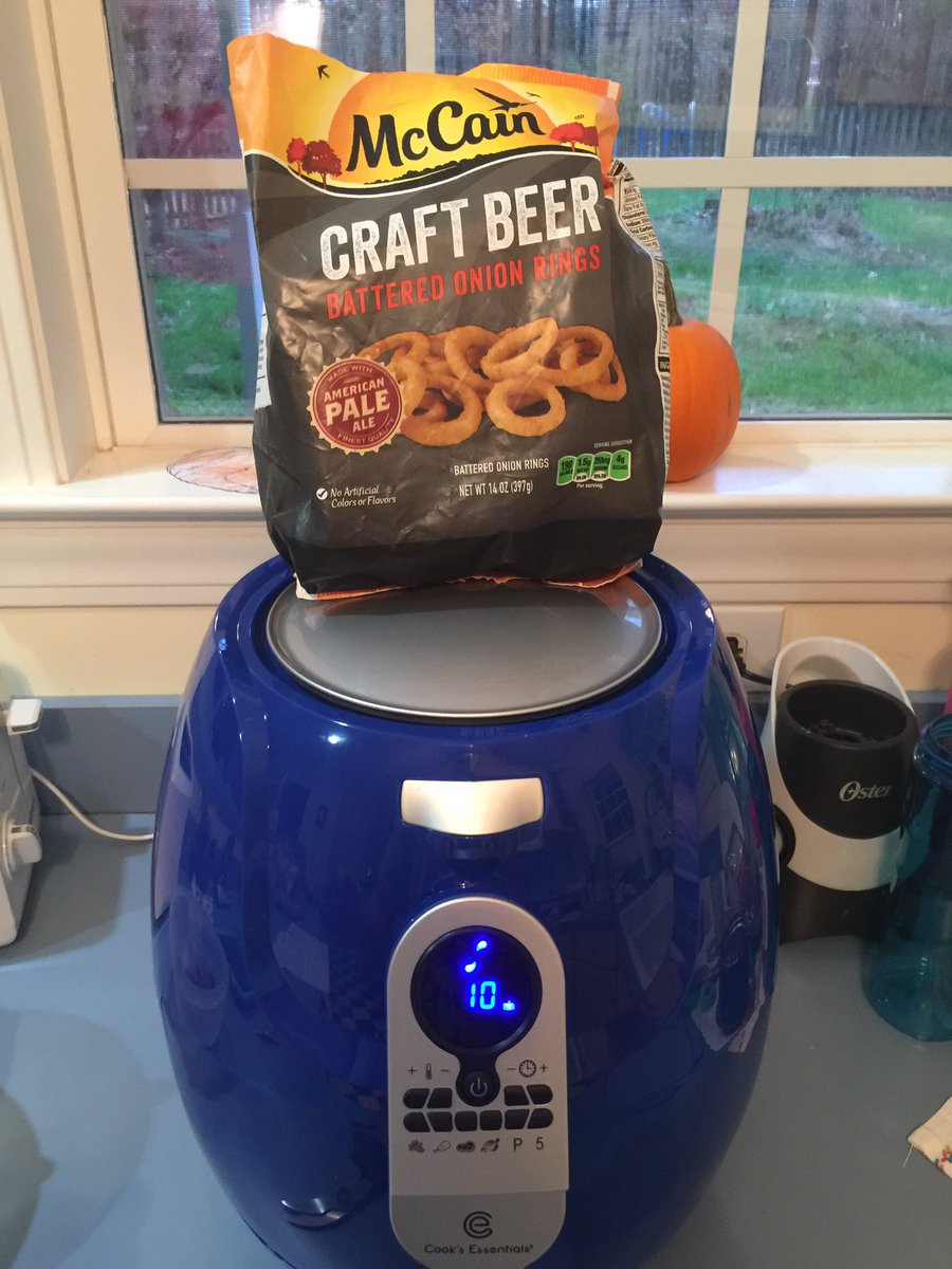 k9kayaks's tweet photo. Trying out our #CooksEssentials #AirlessFryer #ChristmasGift from @QVC super yummy https://t.co/tpyiUNuuHP