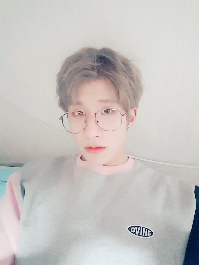 offclASTRO's tweet photo. 애기들 진짜 잔다욥♡ㅎㅎ 
#아스트로 #진나잇 
#내사랑 #내꿈꿔 #사랑행 https://t.co/Y3iTxL3fs7