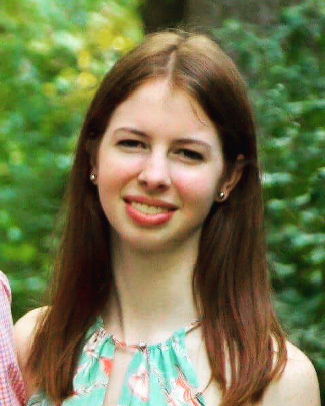 PIBETAPHI_ILSTU's tweet photo. Introducing our new Vice President of Finance, Brynn! #vpf #exec2017 #pibetphi 😇💰💸 https://t.co/9DPNPiBXa1