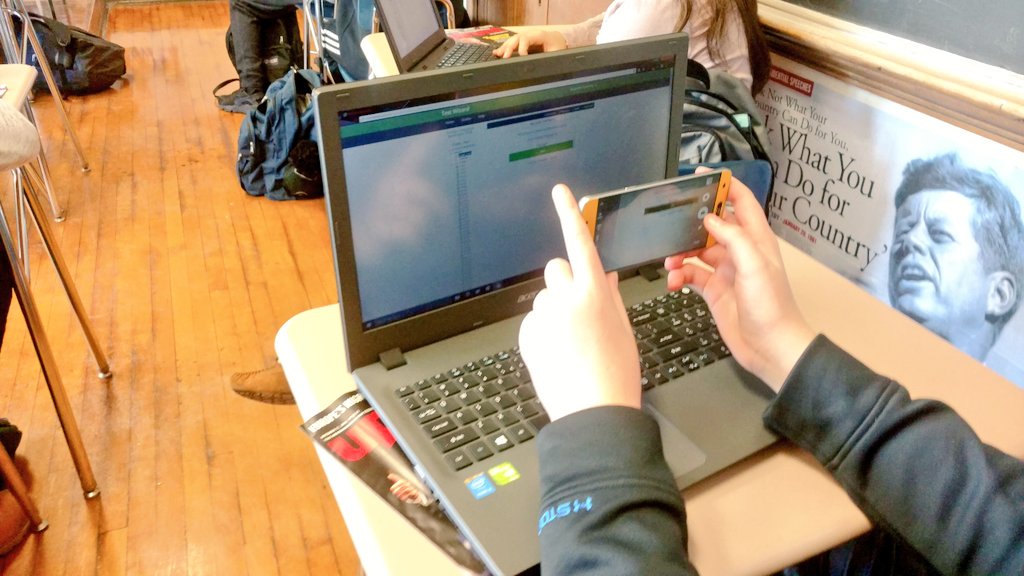 MsSarahStern's tweet image. Loving #instantfeedback in #ilovedfhsglobal w/ @k_galante #testwizard #communication #DigitalCitizenship @jenniferacronk #edtech @MrMeagh