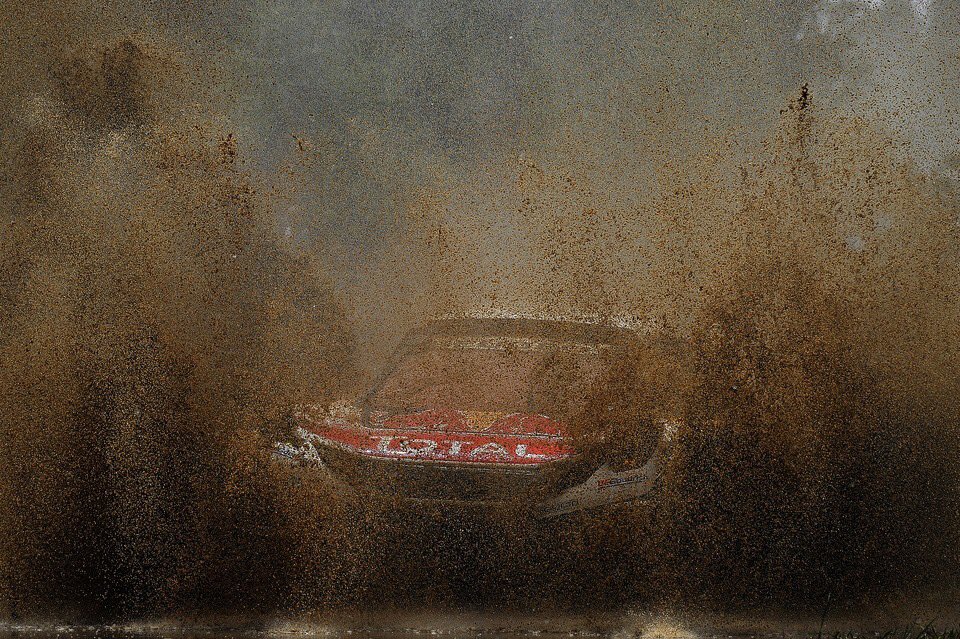 DanosElena's tweet photo. Yeeessss 💥🏆 ! 1ère victoire avec @SebastienLoeb et @peugeotsport ! Tout ca grâce au #Chorizo 😂 ! #WeLoveDust https://t.co/6rhtDWi10s