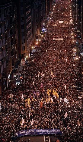 ideiazabaldu's tweet photo. 11 egun falta dira Bilboko kaleak betetzeko. Azken txanpa, goazen!
Euskal preso eta iheslariak #ETXERA! 
#SalatzenDut
#U14Bilbora https://t.co/ZZyYt7KyYc