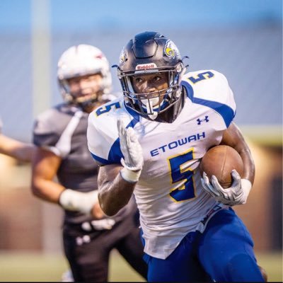 Etowah_Recruits's tweet photo. https://t.co/hRKeEjJdEj  Etowah RB Tyray Devezin @raydevezin and DB Stuart Head @TheStuartHead chosen Ga Sports Writers 1st team All-State! https://t.co/7rYGnLjz5i