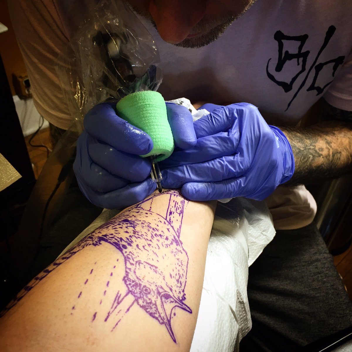 PhillipFoxBand's tweet photo. New Year's #tattoo with the master, Chris Barton! #realism #wren #formydaughter https://t.co/8Cm0tYdBPB