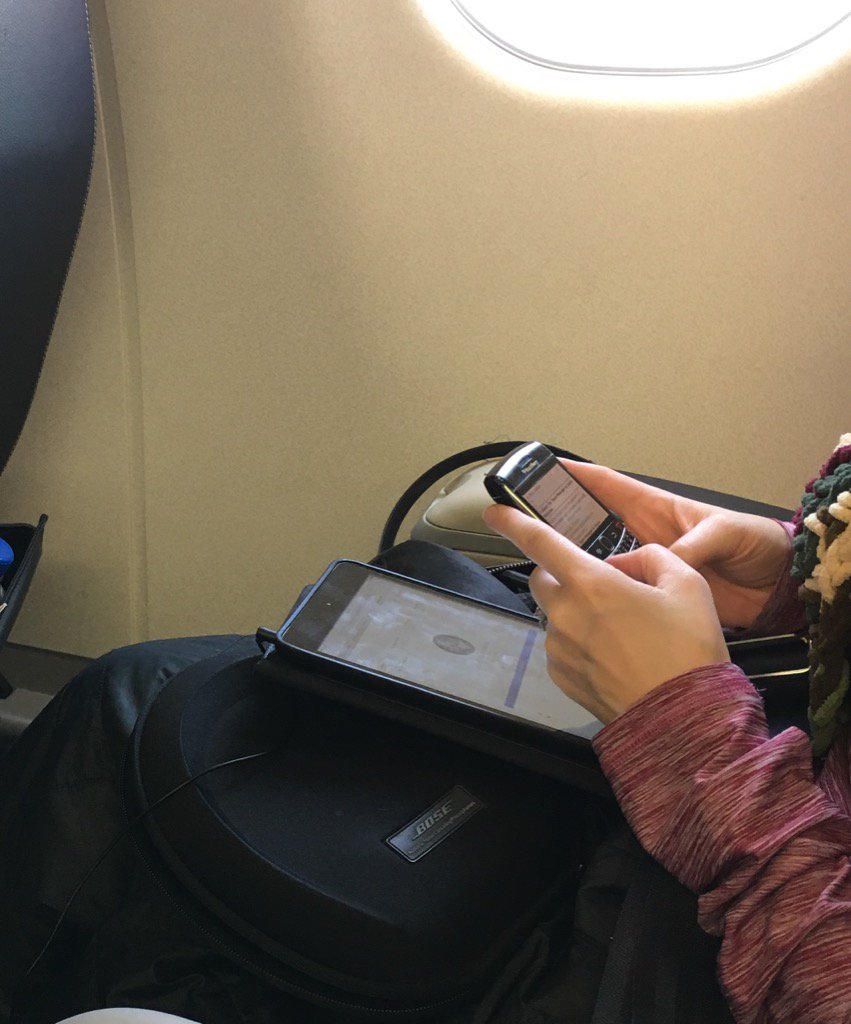 dombeveridge's tweet photo. Wow. Happening right now on this flight. #blackberry #retro #hello2005 https://t.co/FxJ84itdAJ