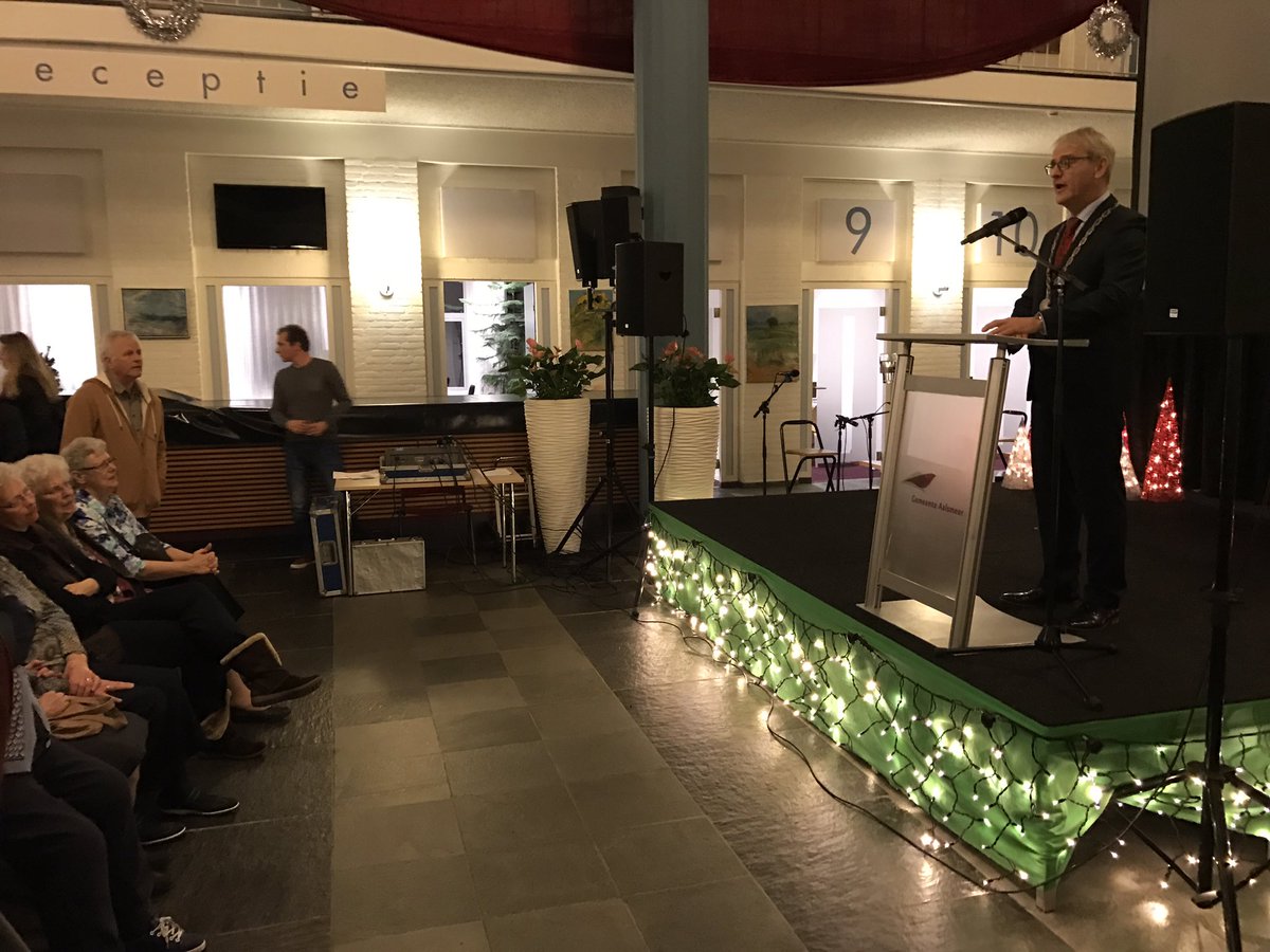 Aalsmeer_NL's tweet photo. Inspirerende toespraak Burgemeester Jeroen Nobel over vertrouwen in elkaar en voor elkaar klaar staan in Aalsmeer https://t.co/DPb8tEaEMw