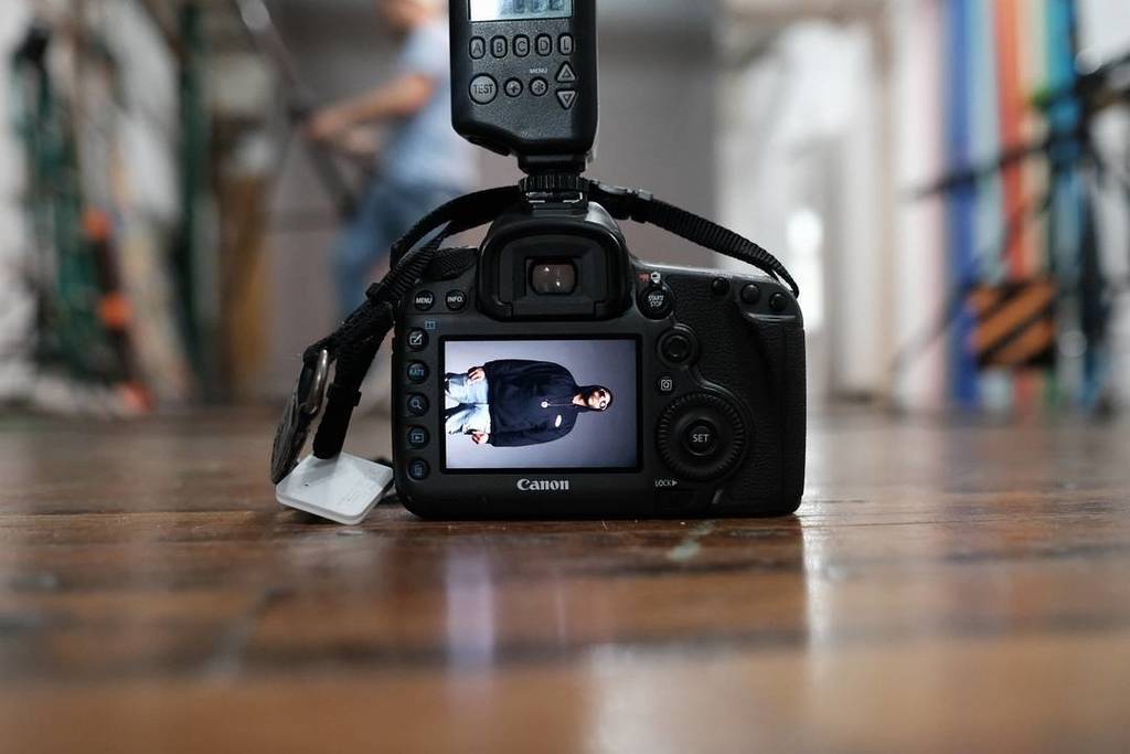 jimisweetnyc's tweet photo. Behind the scenes with @mavinyc. Photo credit: @amazin_fyf #fujifilm #xpro2 #westststudios https://t.co/Hp2XDTv9L0 https://t.co/vYJpI3bQfR