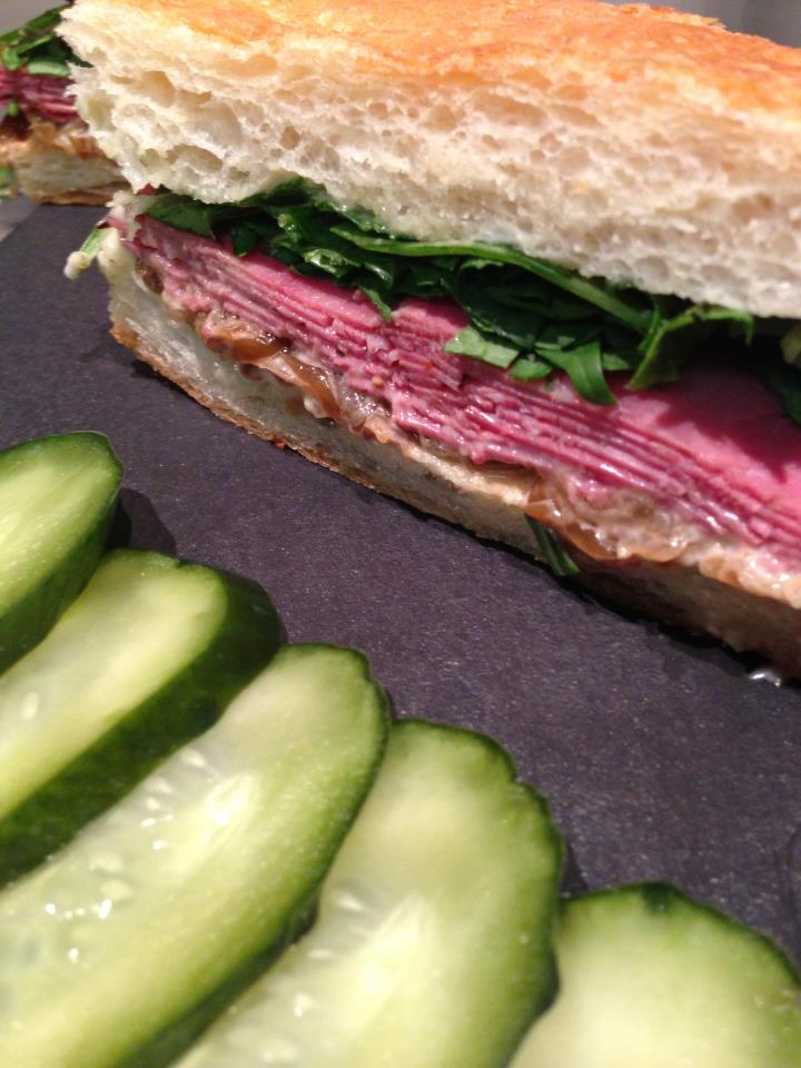 visitando a los amigos de @ElsayFred_bar #pastramilovers a disfrutar @calmarius449 @Foodies_cbd <a href="/BreakfastinBCN/">Breakfast in BCN</a> <a href="/Stell_Rock/">⚡StellicA⚡</a> @foodtroc