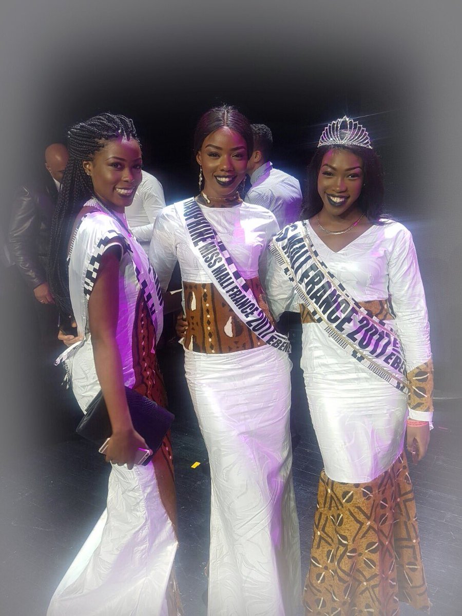 PostBadMalians's tweet photo. Le Trio MISS MALI FRANCE 2017 en mode Bogollan / Bazin 😍🇲🇱😱👌🏾🔥🔥🔥🔥🔥🔥🔥🔥🔥🔥🔥🔥🔥🔥🔥🔥🔥🔥🔥🔥🔥🔥🔥🔥🔥🔥🔥🔥#PostBadMalienne https://t.co/HN216EtD9X