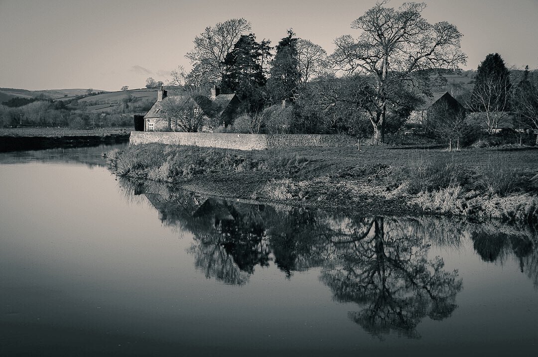 landscape_brit's tweet photo. Reflections #riverwye #wales #glasburyonwye https://t.co/slRNFDYruf
