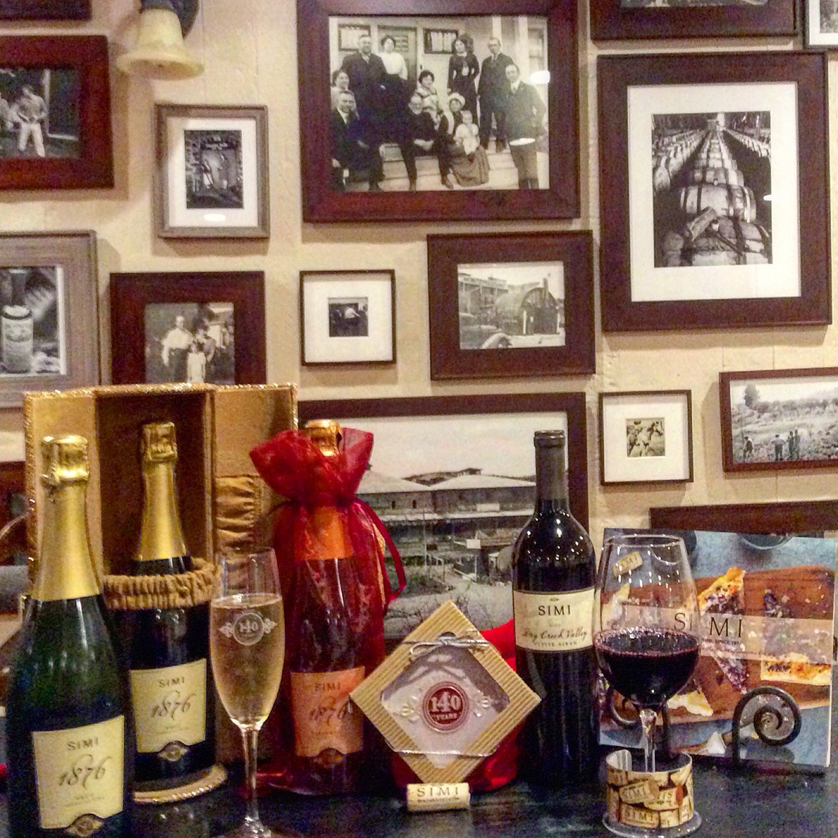 jolenespatter's tweet photo. #TwitterTuesday on @TheWineRoad 
@SimiWinery getting ready for Winter WINEland
#PetiteSirah +140th Anniversary Brut Sparkling Wine https://t.co/YPvYNQMRLc