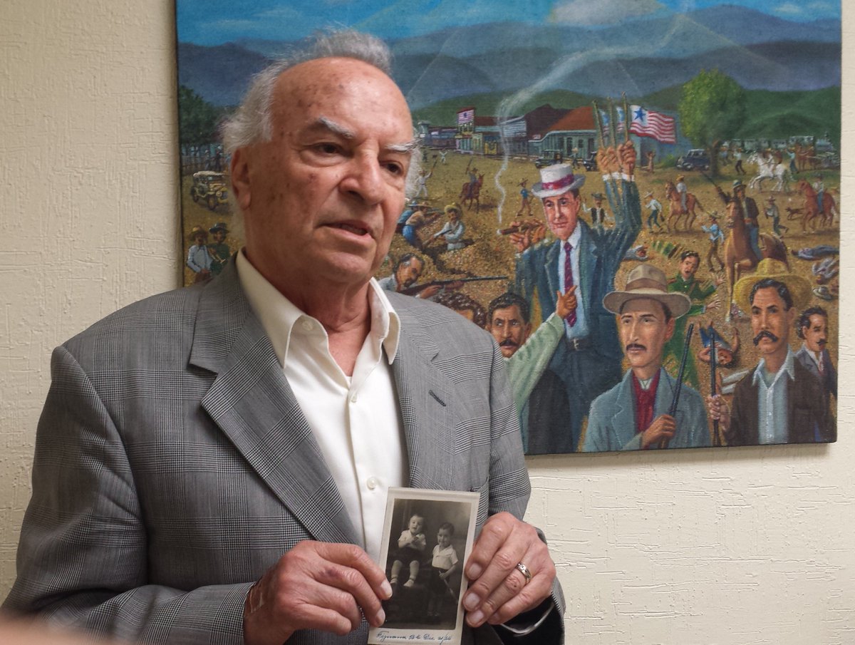 Como homenaje a Conrado Acevedo Cárdenas, su familia solicita sustituir los arreglos florales por donaciones al #ArchivoHistóricoTijuana