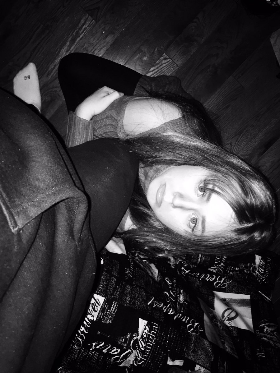 ChelseaLinder9's tweet photo. Don't leave me 😩😭 https://t.co/mLqT5E7buU