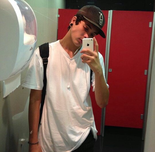 rpgHmdx's tweet image. - Inconnu
- Lutz Hamilton
- 20 ans
-Gay !