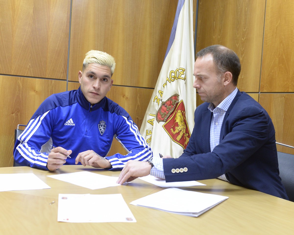 RealZaragoza's tweet photo. OFICIAL / El defensa Jesús Valentín se incorpora al @RealZaragoza 
https://t.co/lfMReCttPz https://t.co/UmZuJcQARh