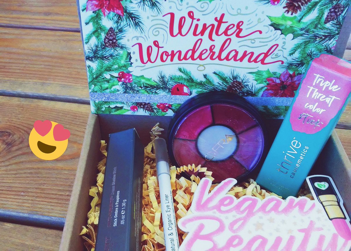 sometimesvgn's tweet image. Starting #veganuary with my #vegancutsmakeupbox !! #veganbeauty @vegancuts