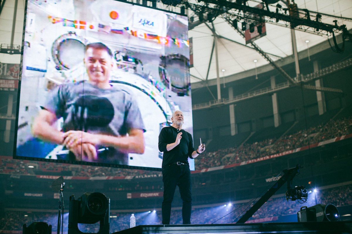 passion268's tweet photo. #Passion2016 we connected 3 locations. #Passion2017 we CONNECTED W/ SPACE! Thanks Commander @astro_kimbrough for joining us in The Dome! https://t.co/zz900OVxzr