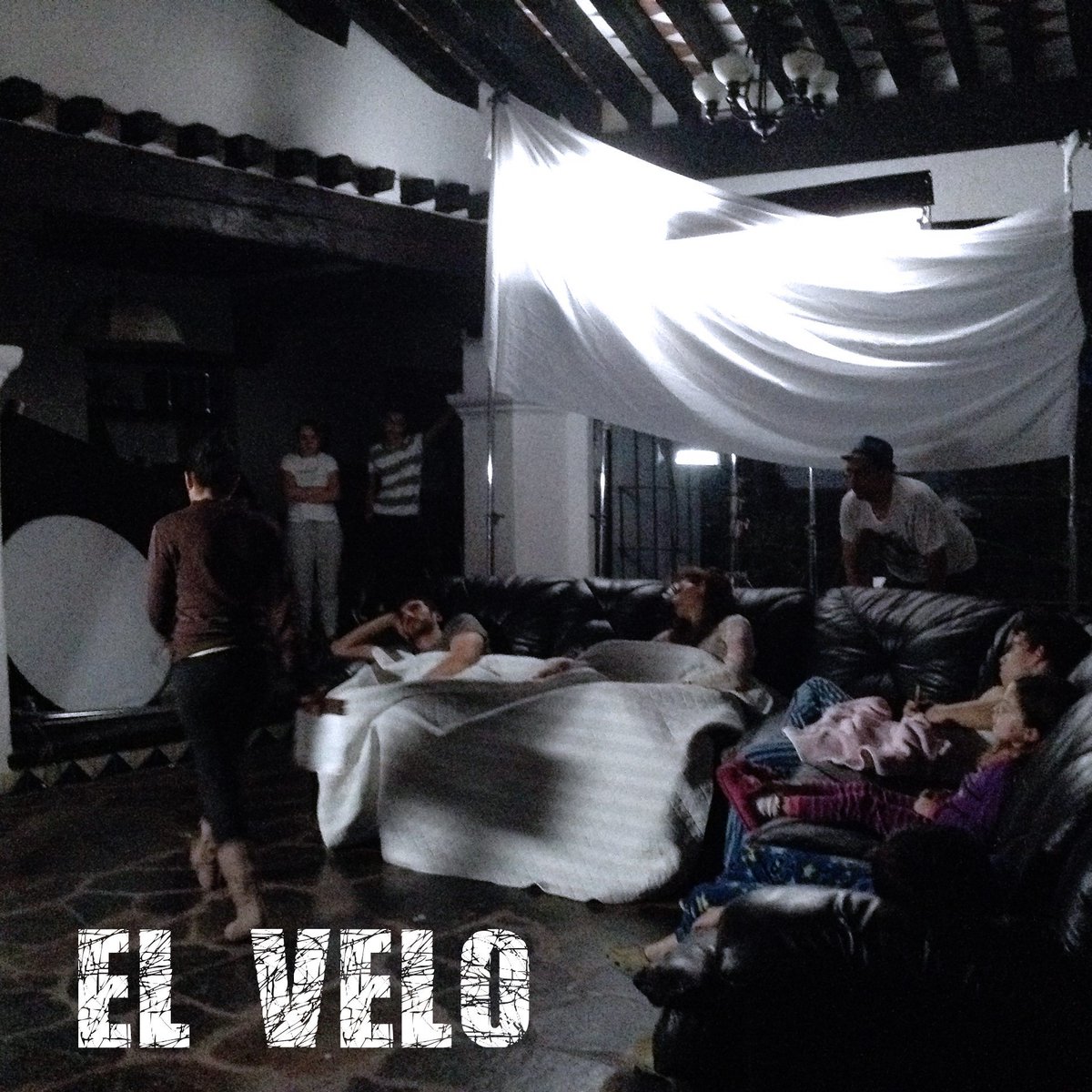 Canal22's tweet photo. Dania Flores y Migue Pascual Arenas productores de @ElVeloMX platican con @JoseAntonioFer, en “Pantalla de cristal” 20:00h. https://t.co/viLv2TgBSR