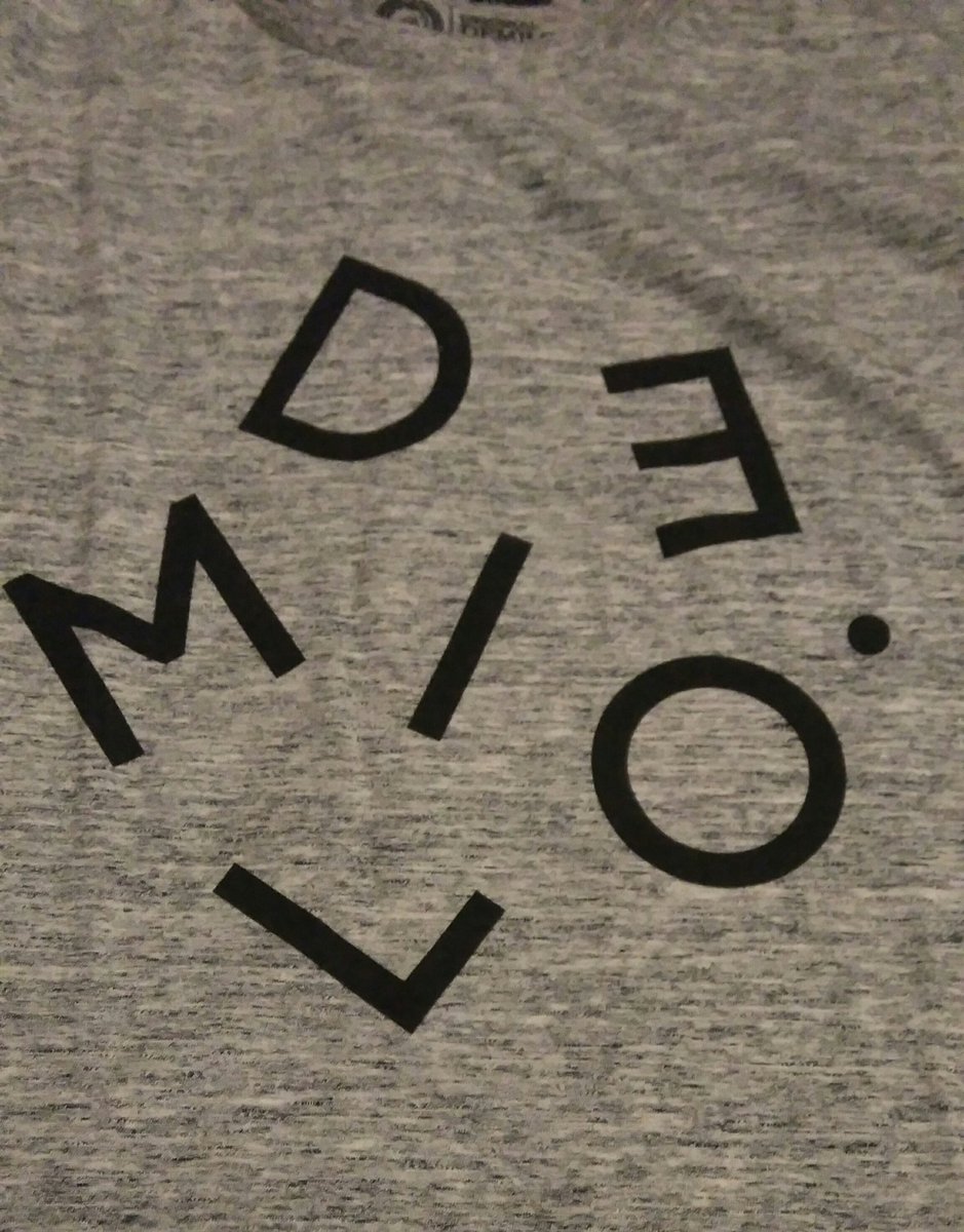 chusnarrolo's tweet photo. Ya me ha llegado mi aportación! Gracias @OriginalDemilo ¿aún no los conocéis? #moda #crowdfunding https://t.co/nZk4QdCazf