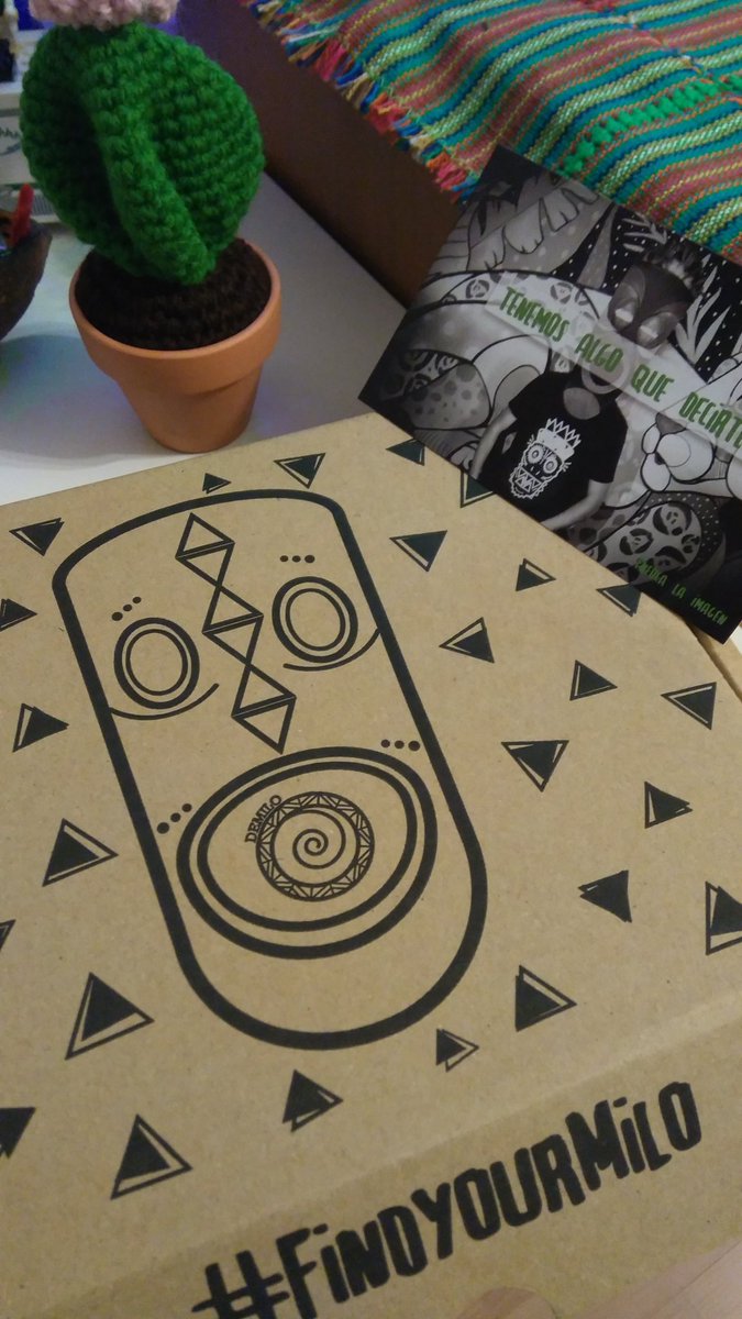 chusnarrolo's tweet photo. Ya me ha llegado mi aportación! Gracias @OriginalDemilo ¿aún no los conocéis? #moda #crowdfunding https://t.co/nZk4QdCazf