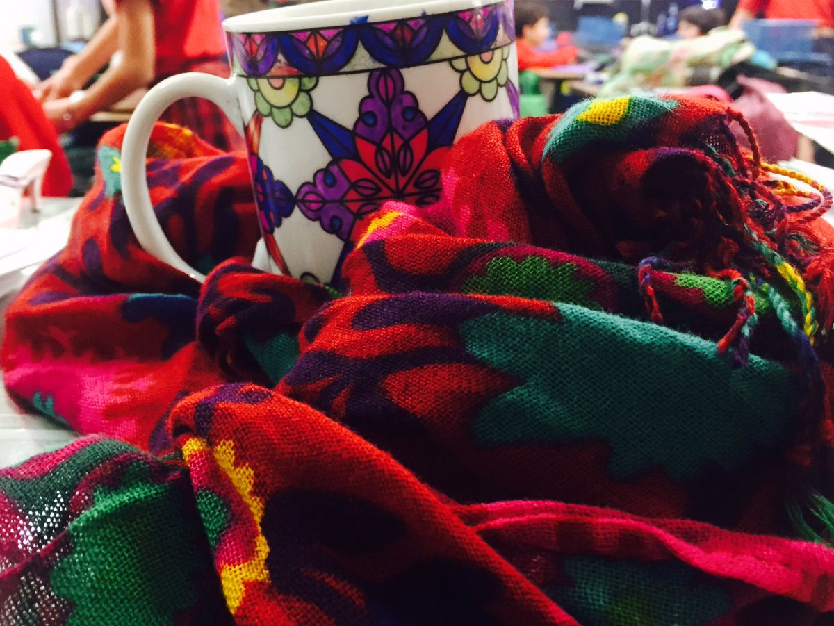 teachtx77702's tweet photo. Welcome back gifts! Two of my favorite things! #scarves #coffeecups https://t.co/yHoty51ORY