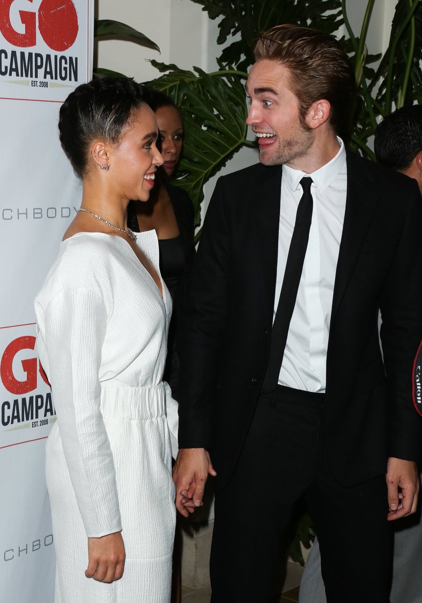 RobsessedChicks's tweet photo. 🎉 Happy New Year 🎉 https://t.co/Uk4SxDxHp1