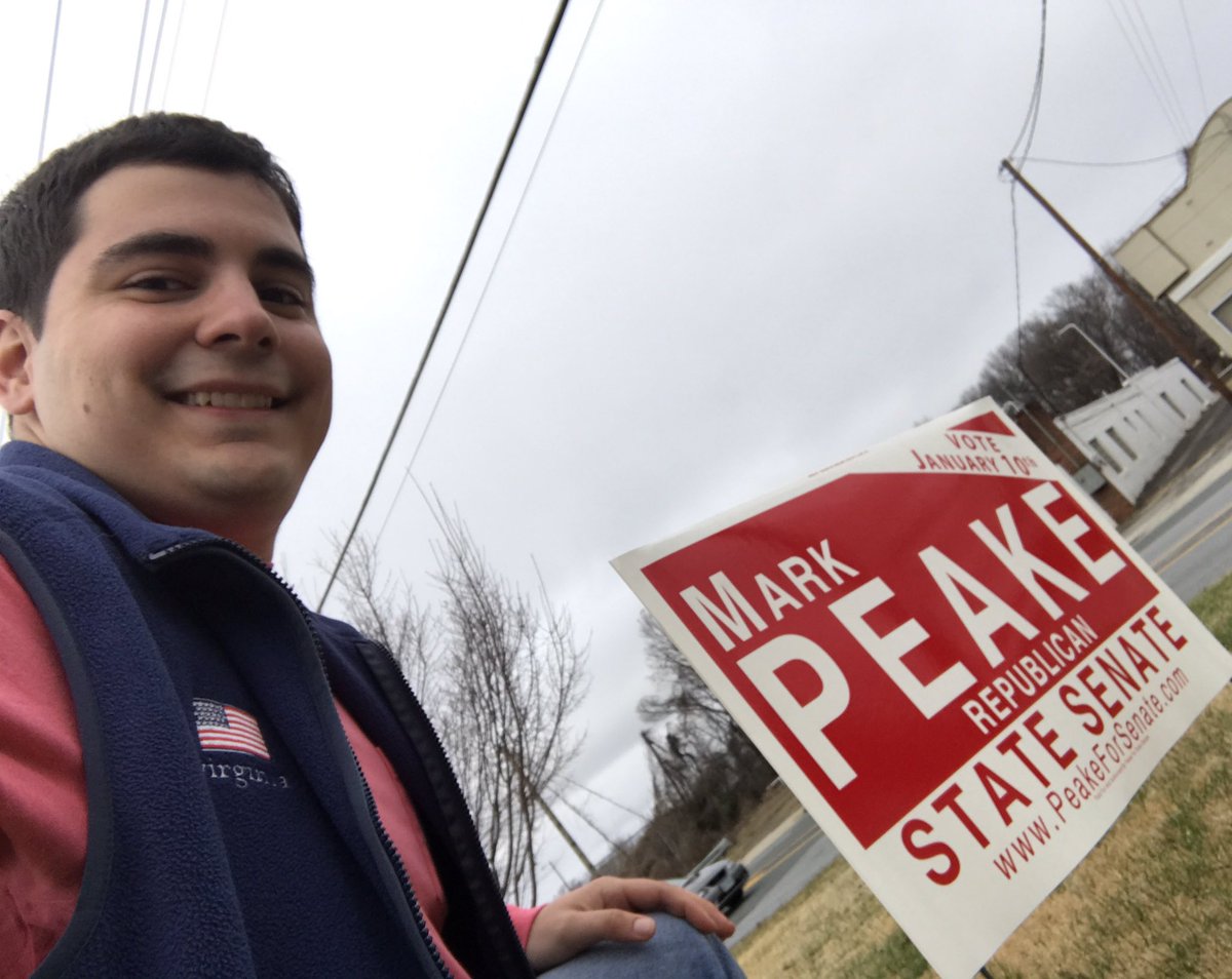 PeterAFinocchio's tweet photo. Just put up this Mark Peake sign near one of the busiest streets in Lynchburg! #PeakePerformance #Markmentum #PeakePack #VA22 https://t.co/kujbP9vjVc