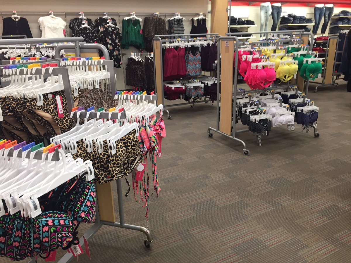 Who's ready for swim 2k17!? @ColonJosian <a href="/JustinBowen01/">Justin Bowen</a> <a href="/bishopma21114/">Maria Bishop</a>