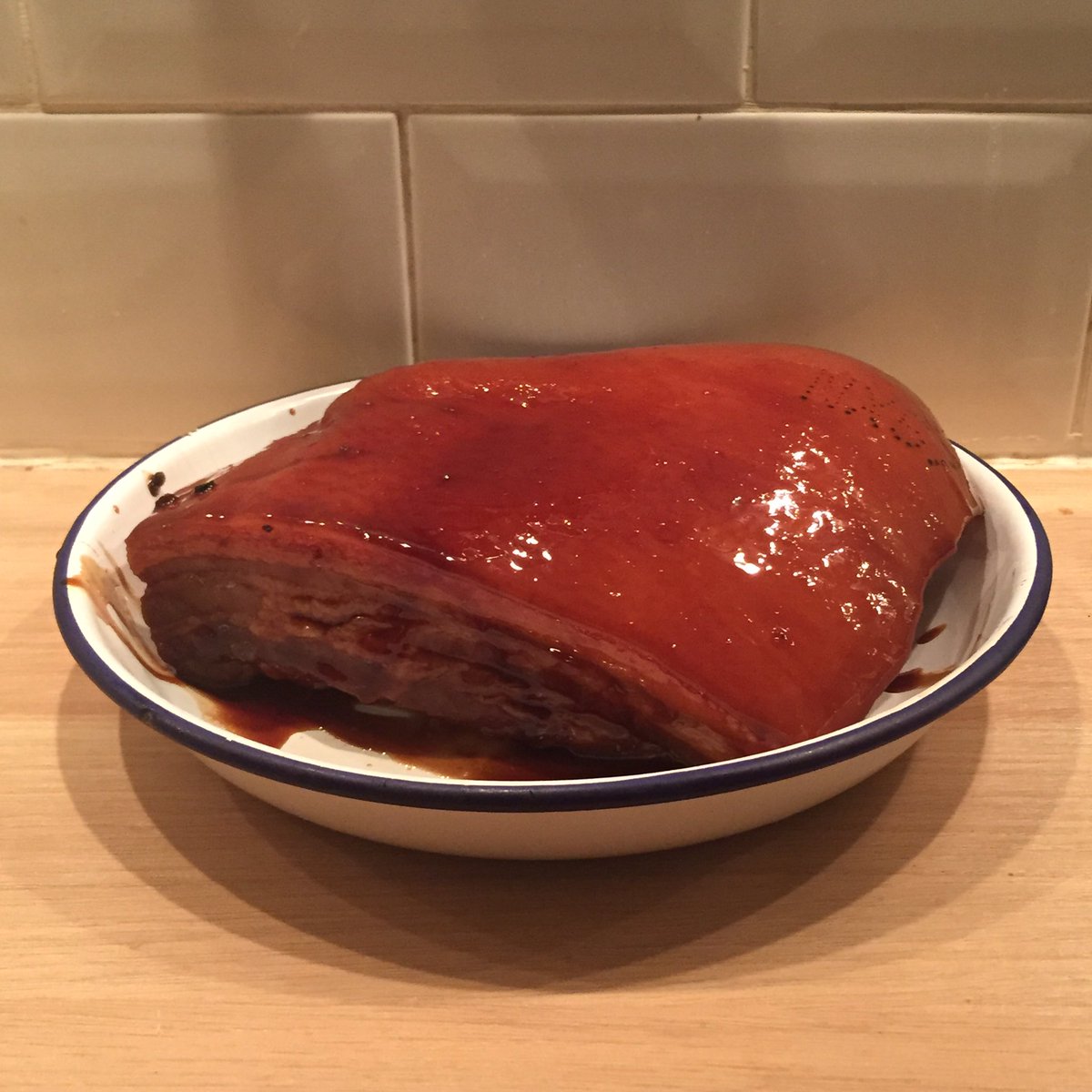 24 hours later little help from <a href="/TheTwistSV/">The Twist Sous Vide</a> <a href="/sousvidetools/">sousvidetools.com</a> and <a href="/ChefSteps/">ChefSteps</a> instruction some great porkbelly from <a href="/flockandherd/">Flock & Herd Butchery</a> is perfect🐷🐷🐷🐷