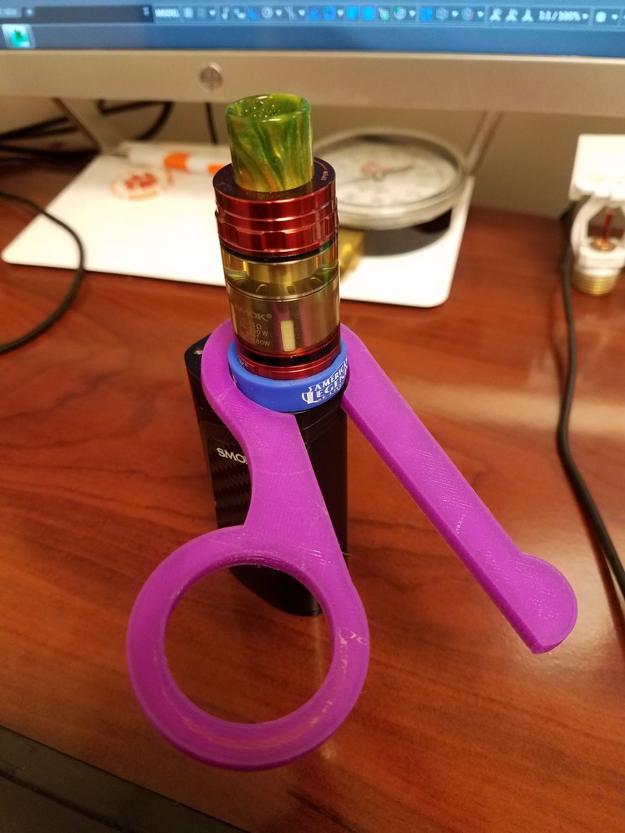 VapeaholicsGA's tweet photo. Cheap, simple, but effective! Loving the new design! If you have a 3D printer and want the .stl you know what to do  #dripriprepeat #vape https://t.co/tITjwEaJes