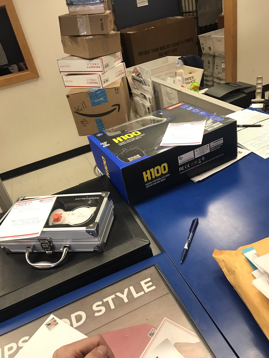 whatsinside's tweet image. Mailing out some giveaways👍🏻