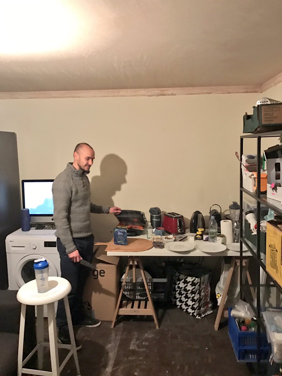 benmunro1988's tweet photo. 1st dinner in new house, sandwich toasted veg and hummus #renovation #inventivecooking #pastichepropertydevelopments @MunroAlex @_RickyEvans https://t.co/bOWuSG9U4j