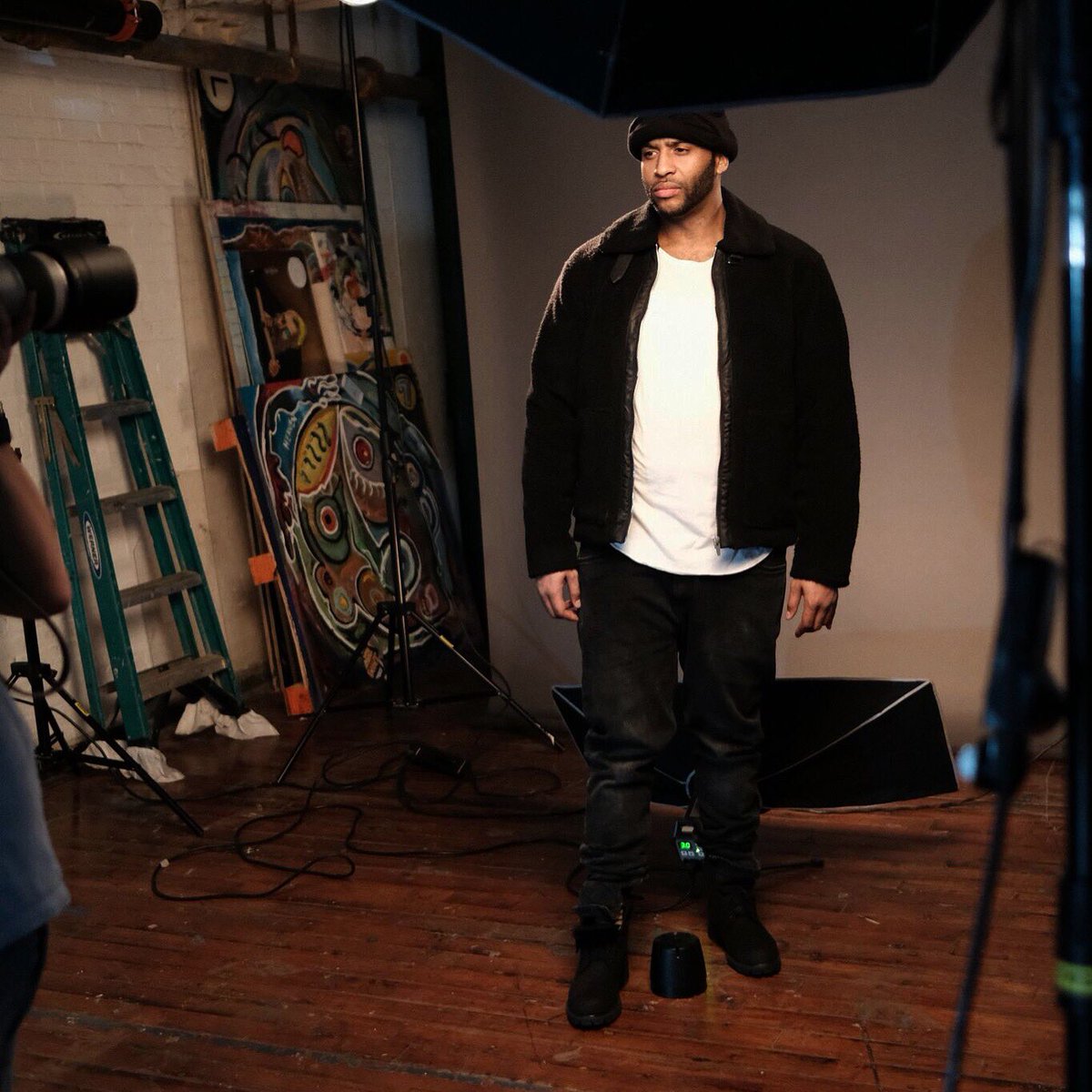 Mavinyc's tweet photo. Definitely the most fun! 📸#Behindbescenes @jimisweetnyc Photo credit: @amazin_fyf #fujifilm #xpro2 #westststudios https://t.co/jZk5AD4qqR