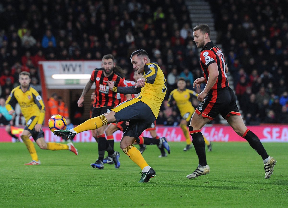Muhamad_Gunners's tweet image. FT: Bournemouth 3-3 Arsenal
(Daniels 16', Wilson 20' [P], Fraser 58')
(Sanchez 70', Perez 75' Giroud 90'+2)
#1Points #BOUvAFC #COYG #VCC