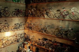 Huge collection of vintage bikes goes on sale on eBay for €35,000 #cycling cyclingweekly.co.uk/news/latest-ne…