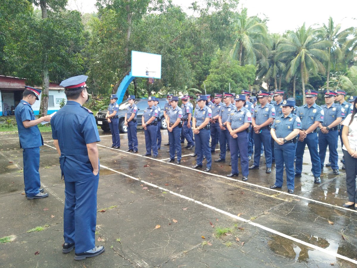 ROMBLONppopcrb's tweet photo. Accounting and consolidation of personnel at Romblon PPO on January 4, 2017. https://t.co/bFHcOmiFue