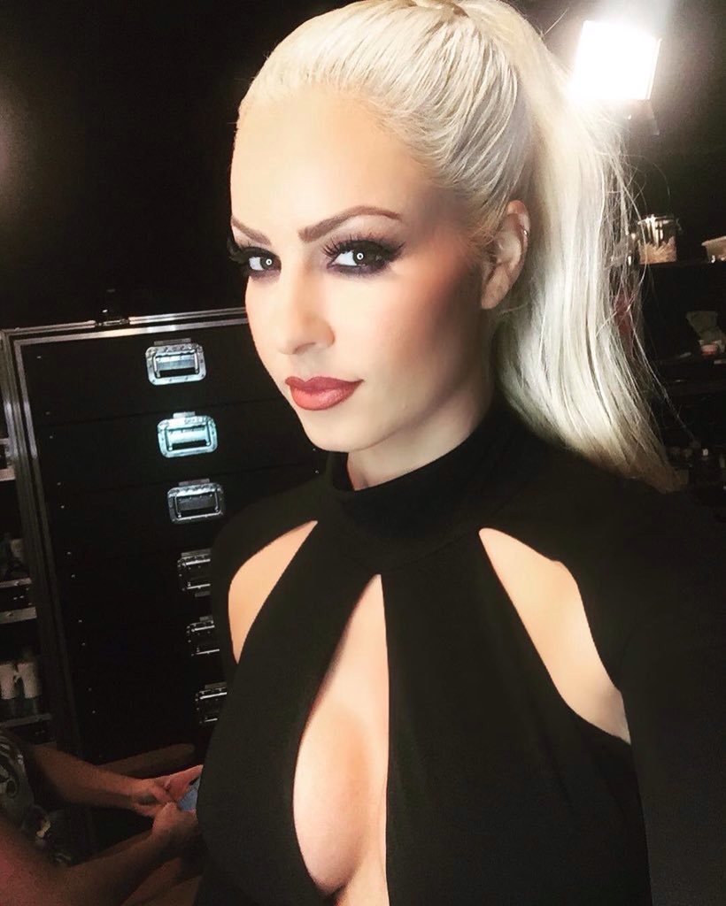 beautifulcelebz's tweet photo. RT for Renee Young 
LIKE for Maryse Mizanin https://t.co/rrBJw0sqEV
