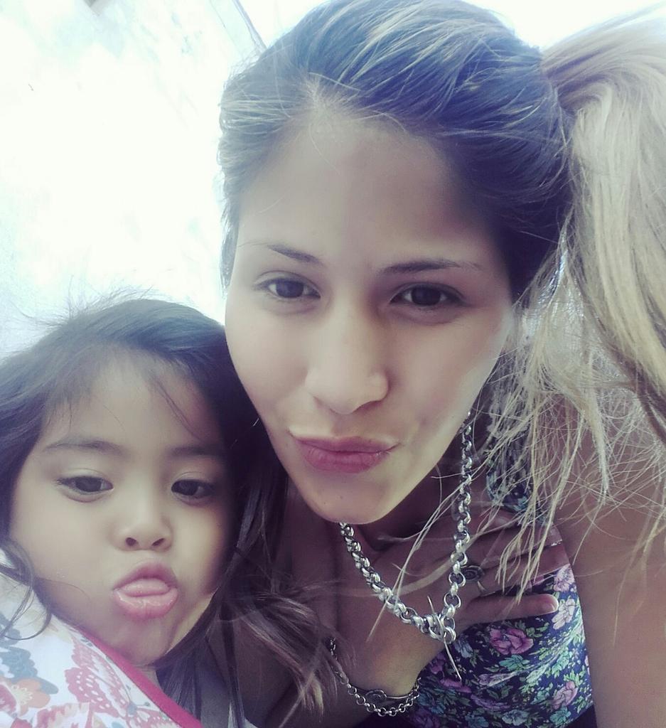 Daniela_Gomezok's tweet photo. Como No ser Feliz con estas Personitas que Tengo☺😊😊👫❤ https://t.co/dR5B9uiPJn