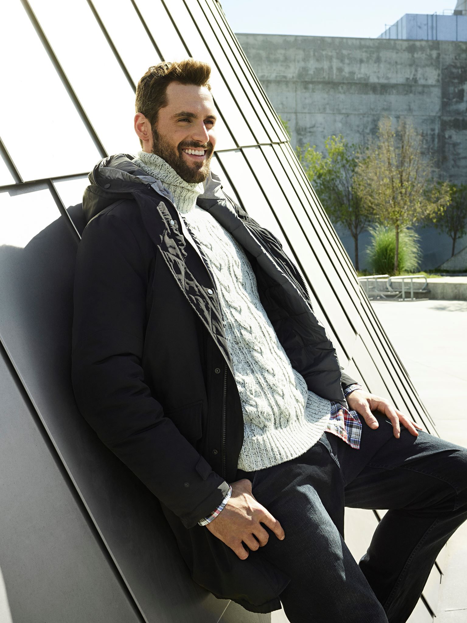 バナナ リパブリック 冬のアウトドアに欠かせない 機能性に富んだメンズアウターをご紹介 2種類のアウターがレイヤーされた3 In 1 フードパーカーは 取り外しができ それぞれ単独での着用も可能です 軽くて通気性と耐水性にも優れています T