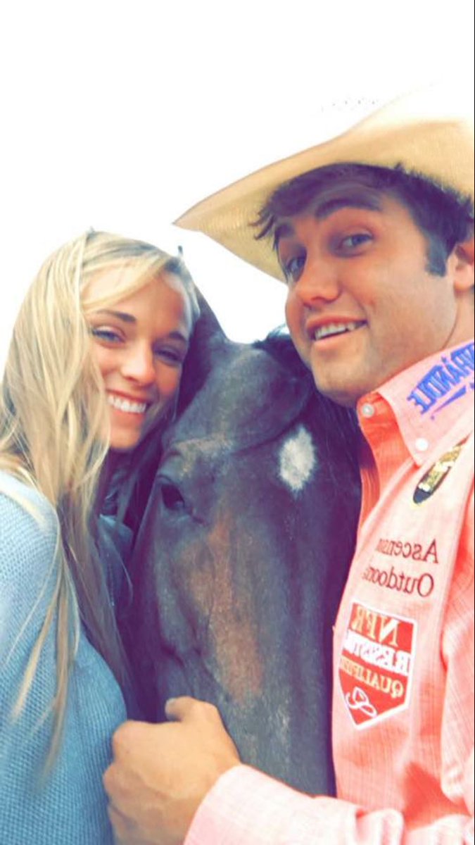 katiepersch's tweet photo. Brb crying. #WagIsTheBest #RIPBling 😭❤️💎 https://t.co/IDLpNSwgYM