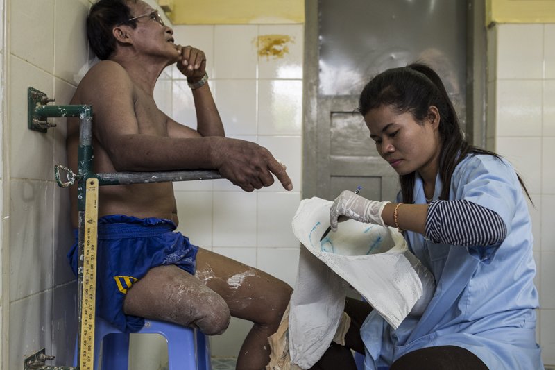 cambodiadaily's tweet photo. Landmine injuries and deaths dipped below 100 last year, the first time since the fall of the Khmer Rouge in 1979. https://t.co/vdVTf21nVi https://t.co/oIvxiPsFmN
