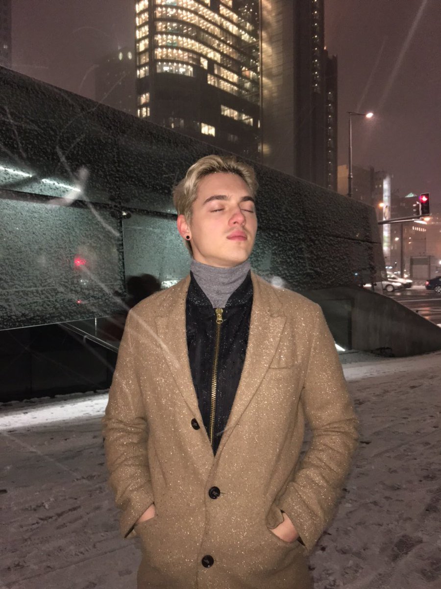 radekpestka's tweet photo. #FirstSnowMoment 🤤 https://t.co/uPVtW3qwuv