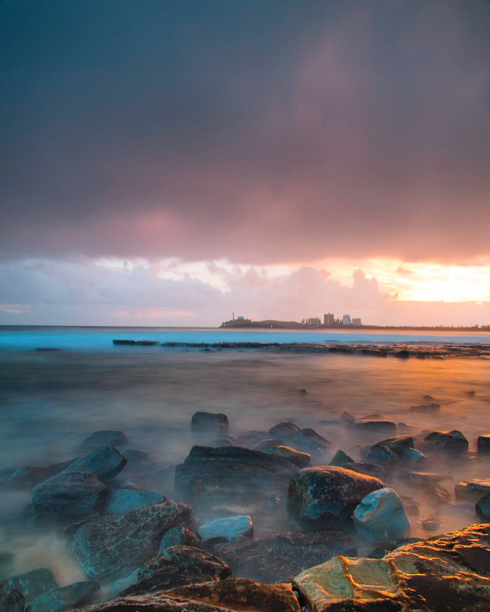 KyleRauPhoto's tweet photo. Moody Mooloolaba sunrise @CanonAustralia @sunshinecoastoz @Queensland @Australia @visitmooloolaba https://t.co/OujMXlI8Je
