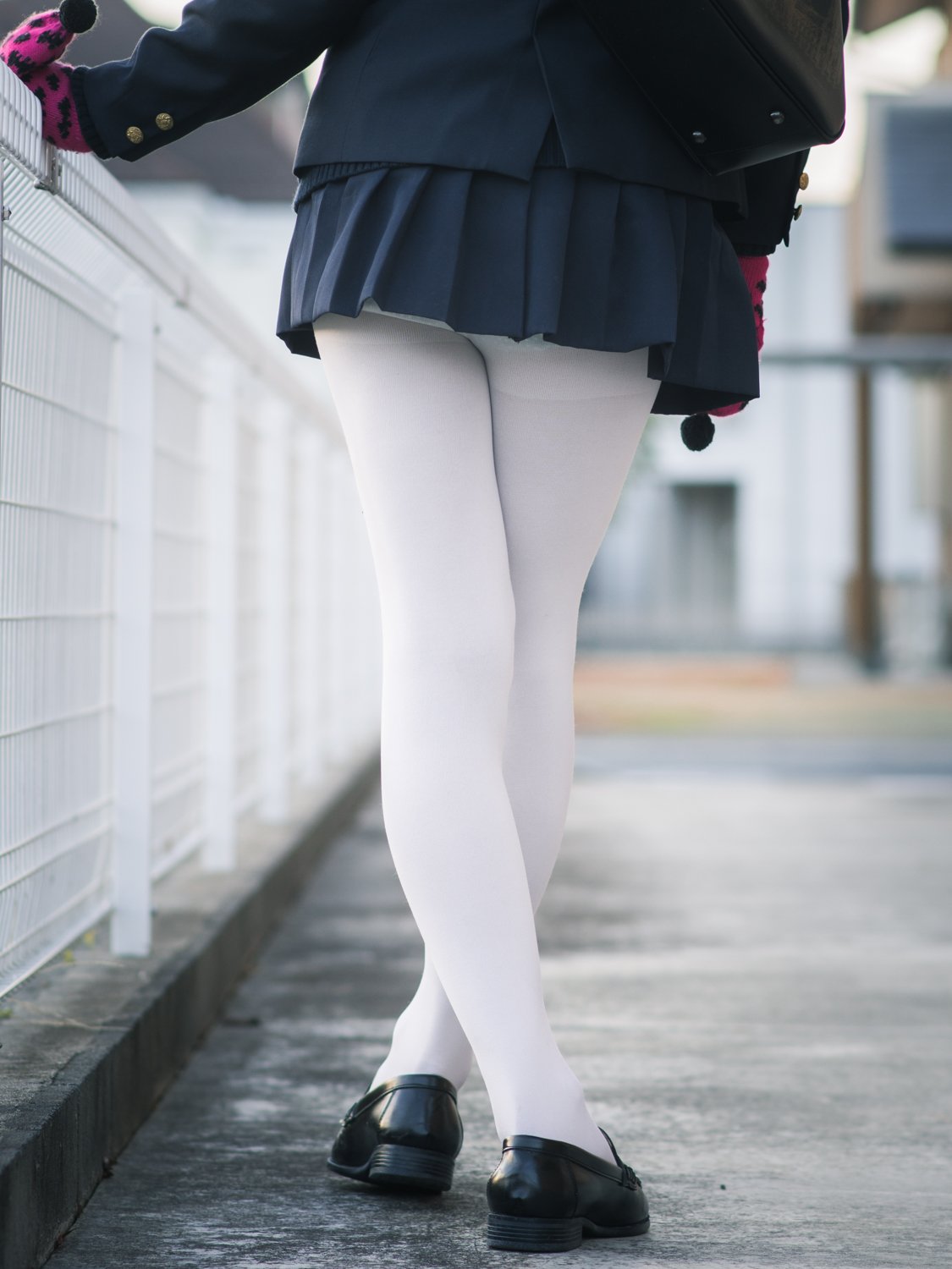 すちうる 制服ミニスカートに110デニールの透けない白タイツ 生脚とも黒タイツとも全く異なるその質感は 可愛らしくもあり神秘的でもあり蠱惑的でもある T Co T0iava6i0v Twitter