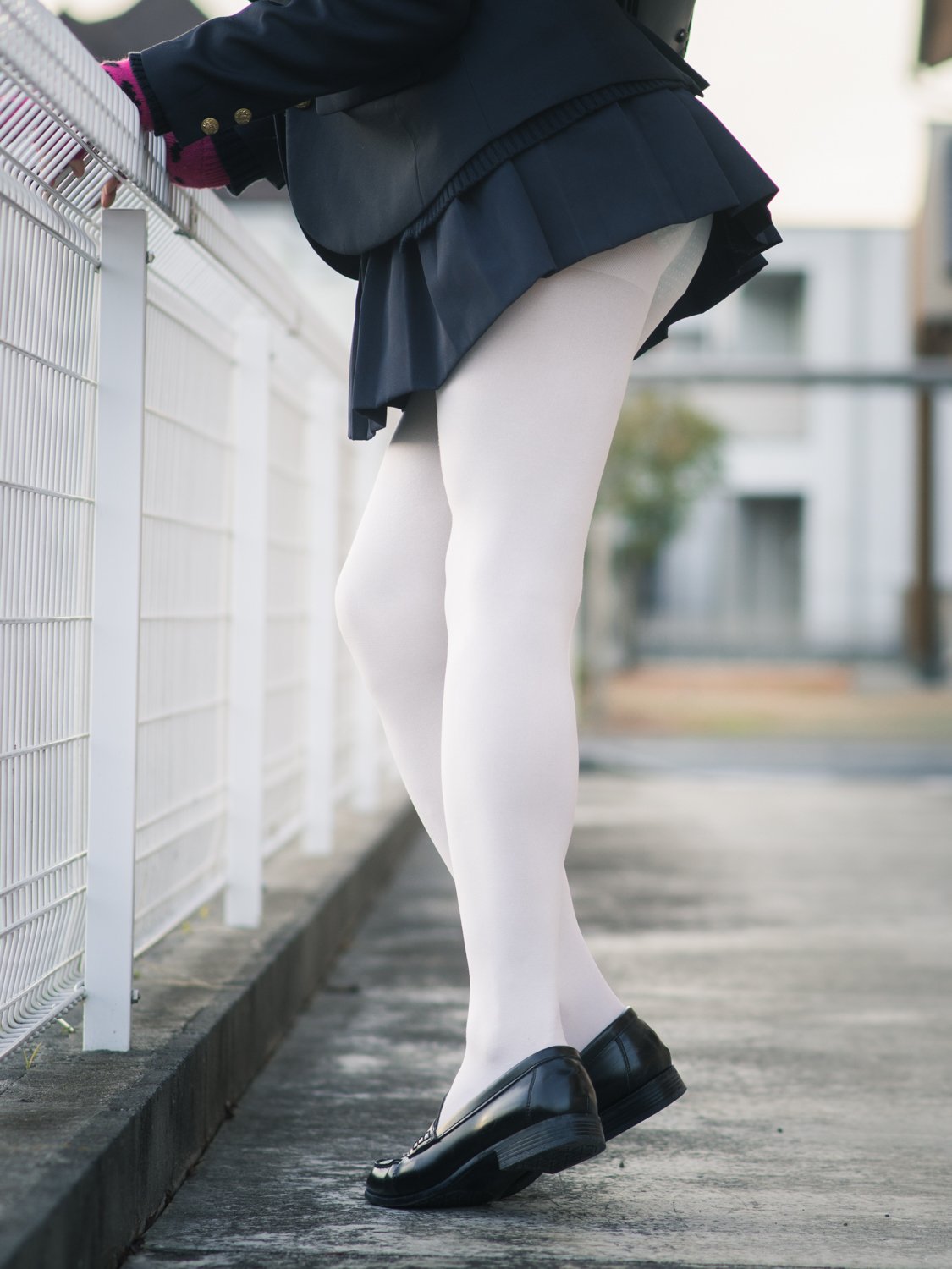 すちうる 制服ミニスカートに110デニールの透けない白タイツ 生脚とも黒タイツとも全く異なるその質感は 可愛らしくもあり神秘的でもあり蠱惑的でもある T Co T0iava6i0v Twitter