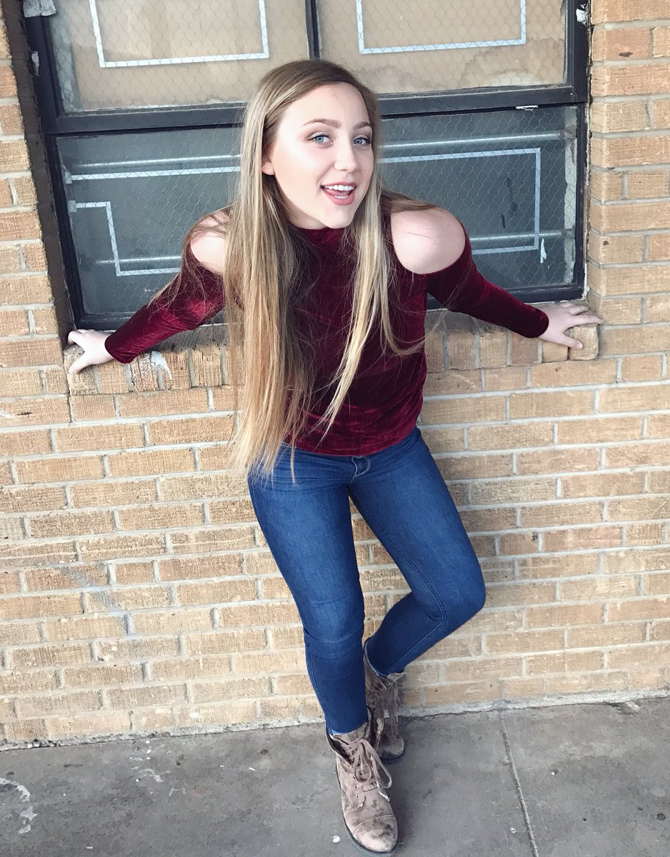 Y'all, how cute is my sis? 😍❤️ @morgancharmoore