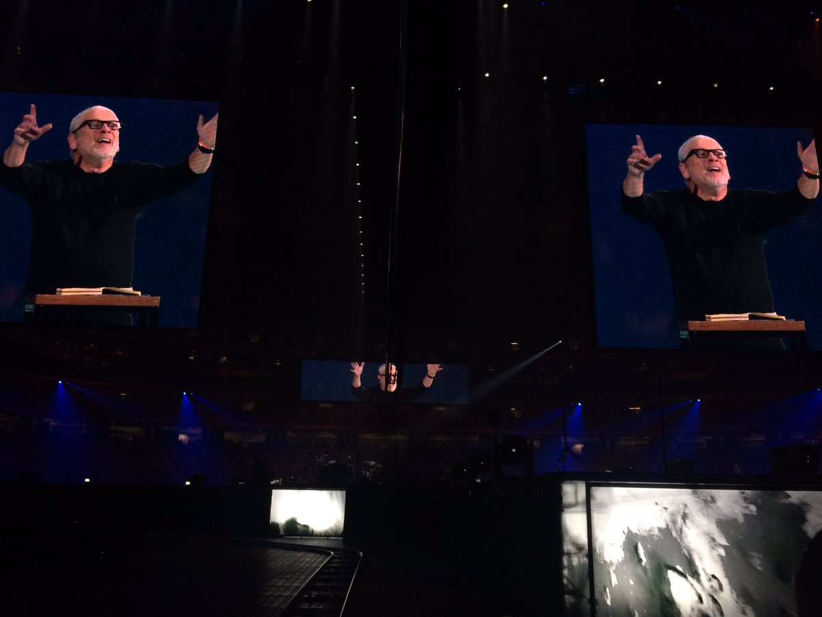 mission514's tweet photo. Here at @passion268 and @louiegiglio is preaching our lifeblood of Eph 5:14! #awakeariseshine #passion2017 https://t.co/zw4DTBpYY7