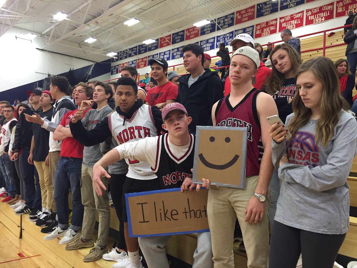 Smnboysbball's tweet photo. Almost that time! Thank you to all of our fans who came out to support tonight. https://t.co/s6xcojGRrg