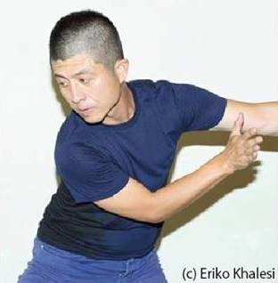 fdffinfo's tweet photo. 【WS参加者募集中!】③高橋淳ダンスWS「ナルシシズムに陥らずに踊る処方箋〜動きと意識の関係性」2月9日(木)19:00(先着順)※詳細はこちら>https://t.co/KXjyP4GNI6
#fdff10 #dance #workshop https://t.co/teR8awXnWW
