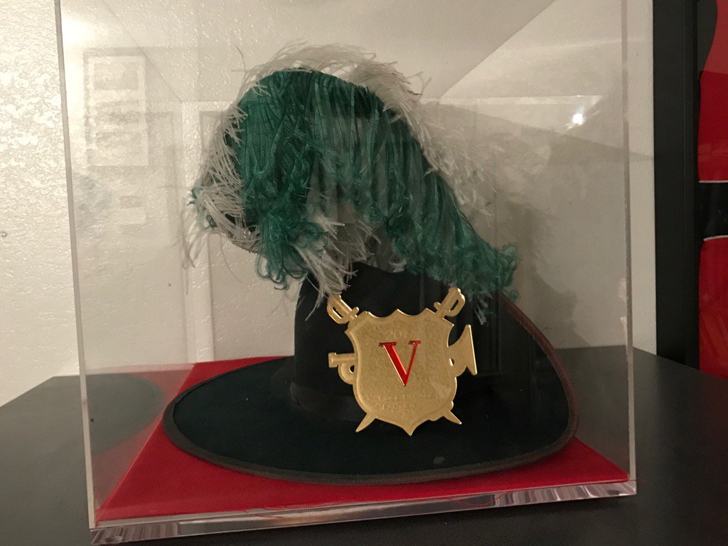 Iceman_SCV's tweet photo. My #SCVRoses shield made it home safe in one piece and is now encapsulated with my age out aussie. #win https://t.co/0CTjZdeiT9